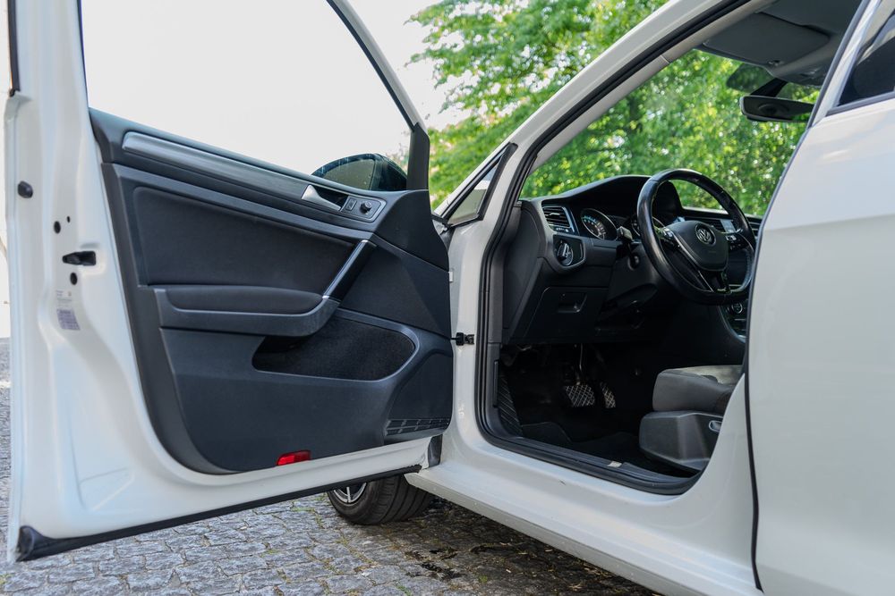 Volkswagen e-Golf 2020 – 100% Elétrico – ACC – Full Extras – C/Garantia VW