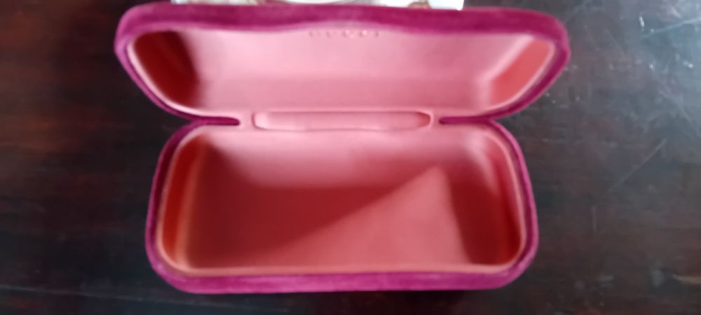Etui do okularów Gucci, oryginalne.