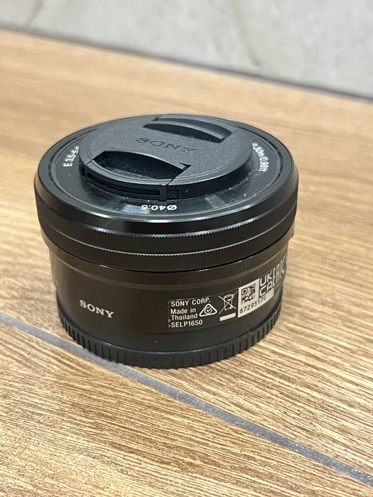 Obiektyw Sony E 16–50 mm f/3.5–5.6 OSS (I generacja, 2012)