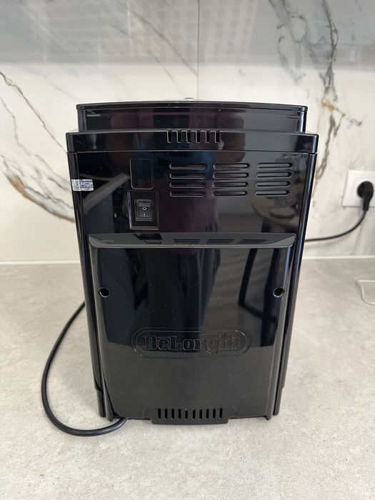 Ekspres do kawy Delonghi Cappuccino ECAM 23.450.B  bdb stan