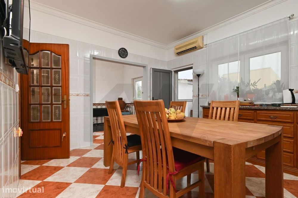 Moradia Térrea Isolada | T3 | Aproveitamento de Sótão | Terreno 358m2