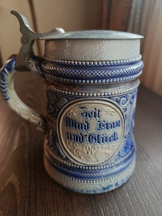 Stary niemiecki kufel z deklem