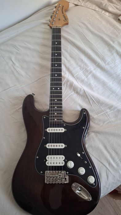 Guitarra Squier CV 70s Strat HSS