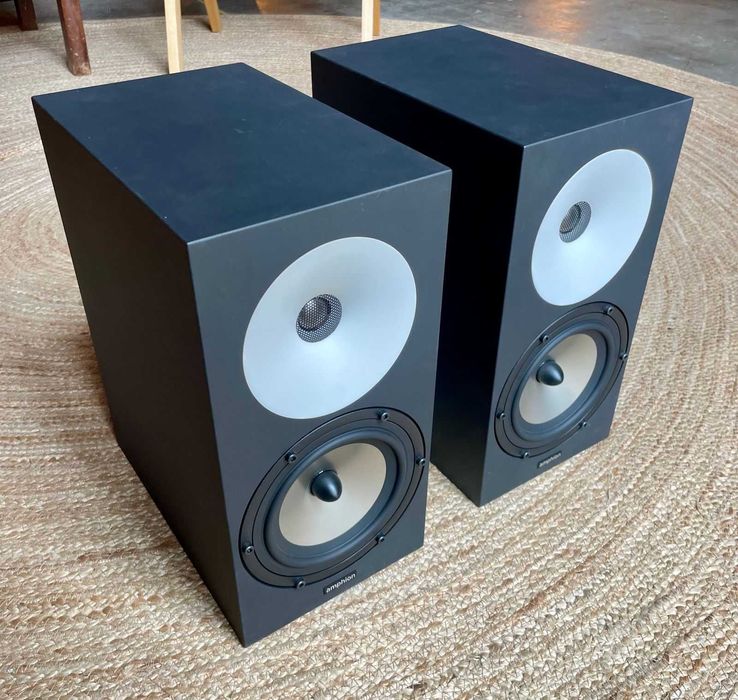 Amphion One 18 com amplificador Amp 100