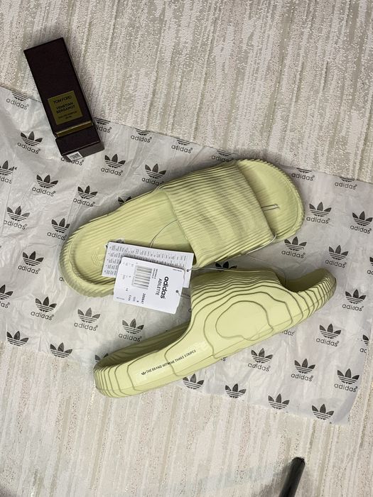 40-45 Adidas Yeezy Adilette Шльопки adidas Шльопанці adidas: 700 грн ...