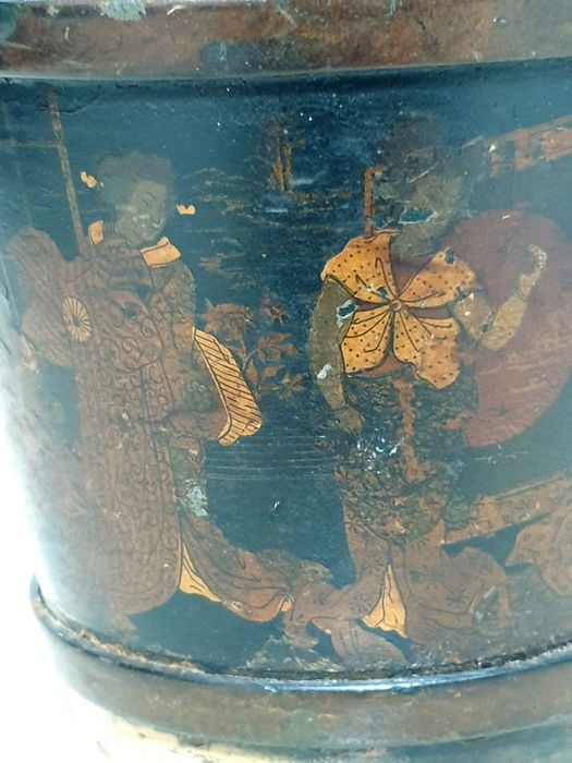 Antigo vaso asiático em charão pintado do Sec. XIX