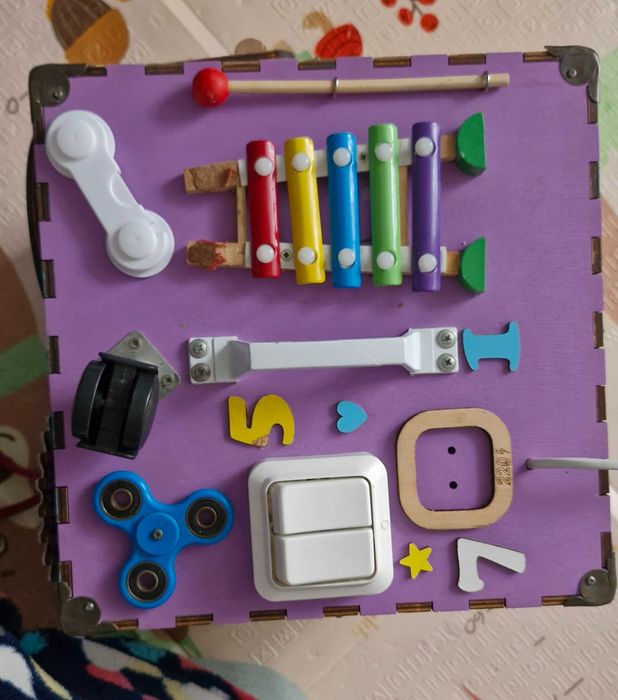 Бізікуб / Бизикуб для дівяинки та хлопчика