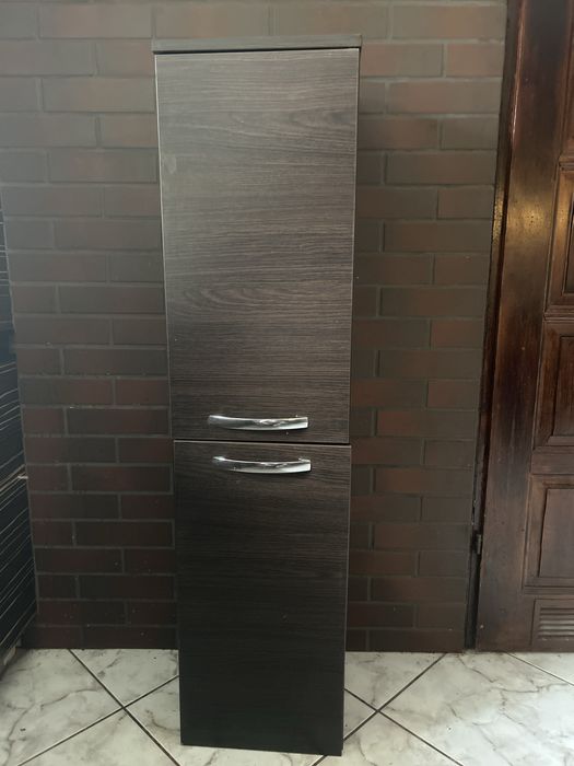 Szafka łazienkowa wisząca.