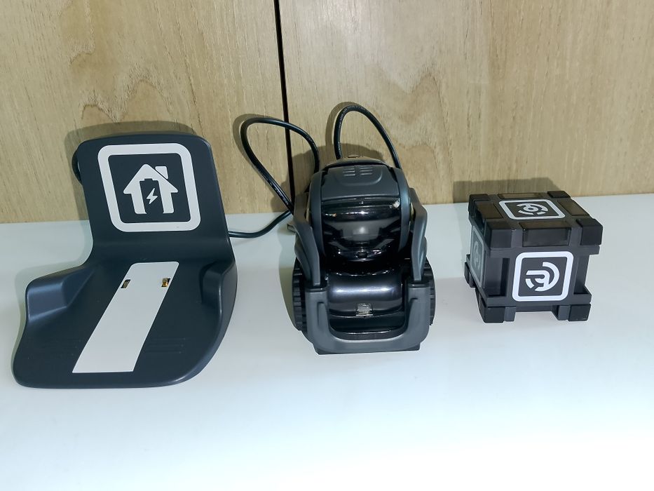 Robot AI vector  firmy Anki