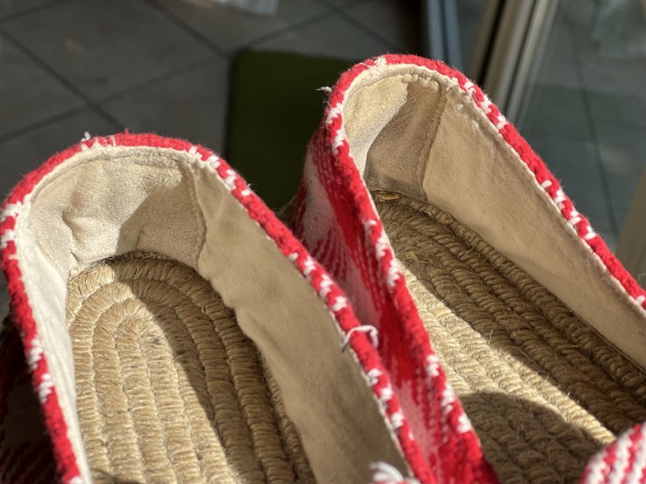 Manebi Philosophy. Espadryle.