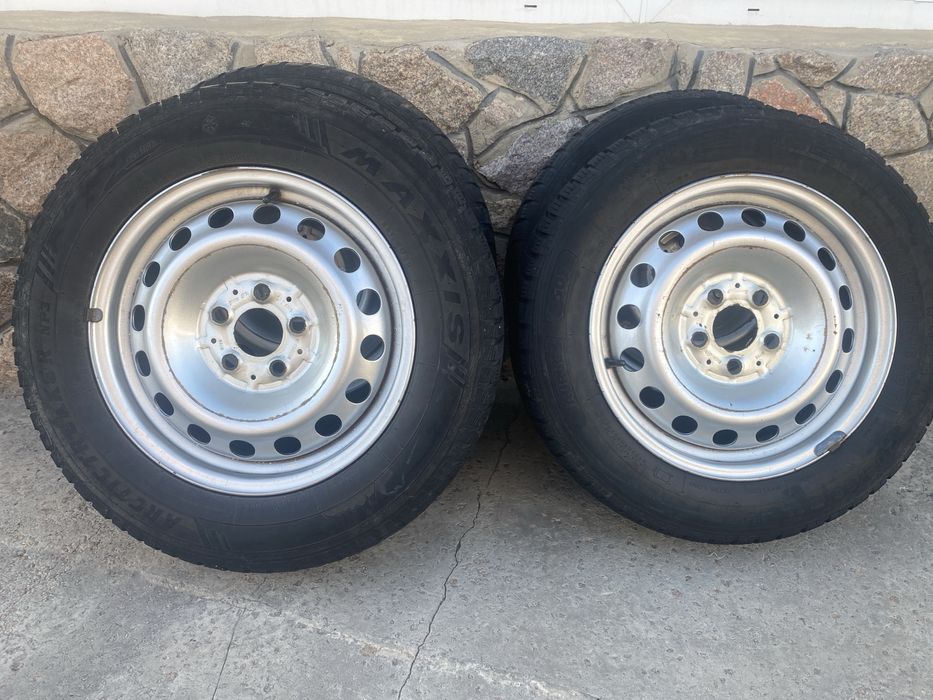 Резина с диками 5*112r16