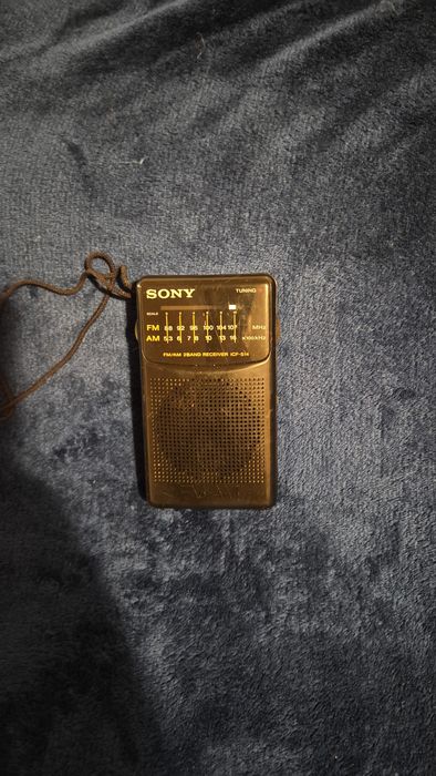 вінтажний портативний радіоприймач Sony ICF-S14,