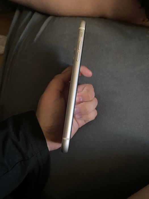 sprzedam iPhone 11