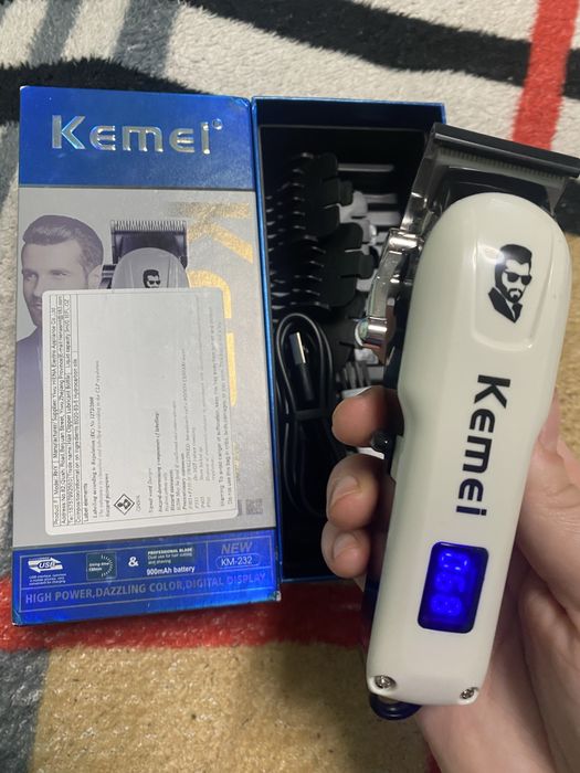 машинка kemei нова