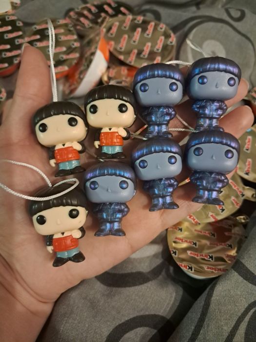 Figurki Kinder joy stranger things