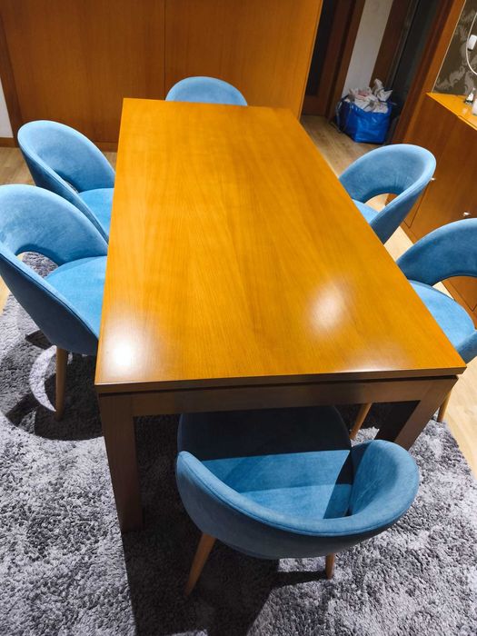 Mesa de Sala - Madeira Maciça - Cor Castanha