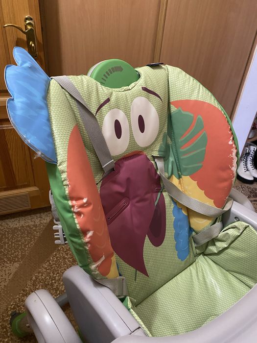Продаю стілець для годування Chicco