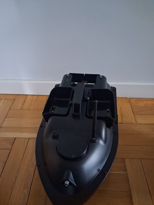 Łódka zanętowa fly tec 3