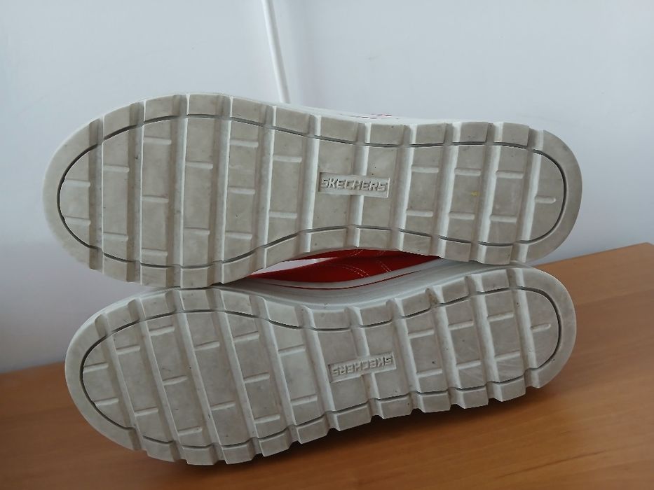 Кроссовки фирмы Skechers оригинал