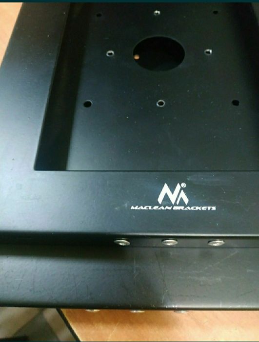 Uchwyt ścienny do tableta