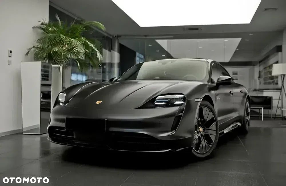 Porsche Taycan Satynowa folia | Perfekcyjny stan | Włoskie wykończenia wnętrza