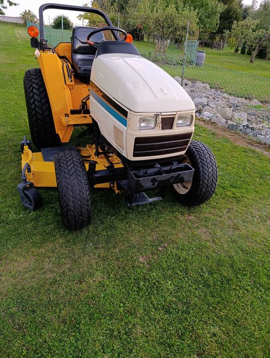 Prywatnie sprzedam traktor Mitsubishi Cub Cadet 7232 w zestawie z oryginalnym kosiskiem