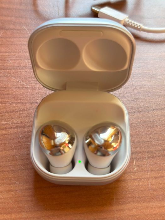 Продам оригінальні навушники Samsung. Модель: SM-R190.