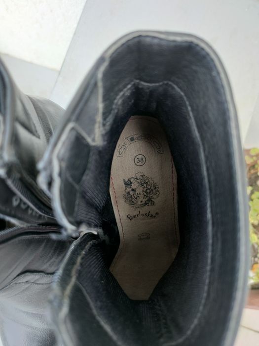 Botas em pele preto 38