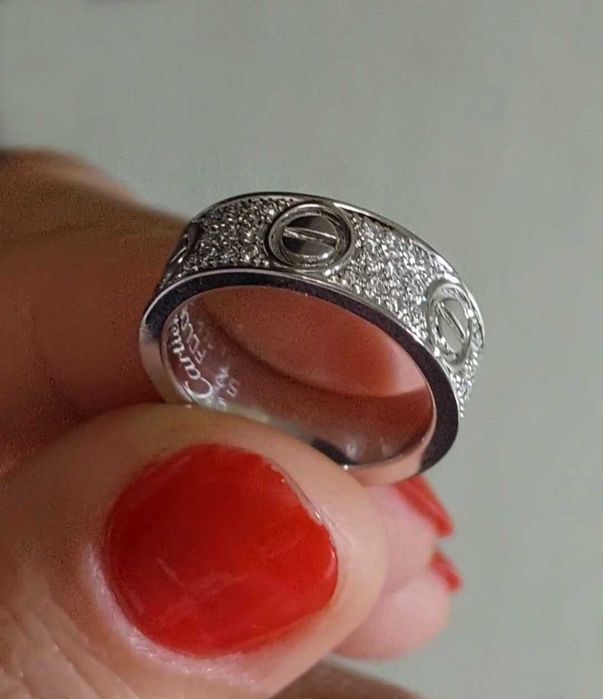 Золотое кольцо с бриллиантами Cartier Love