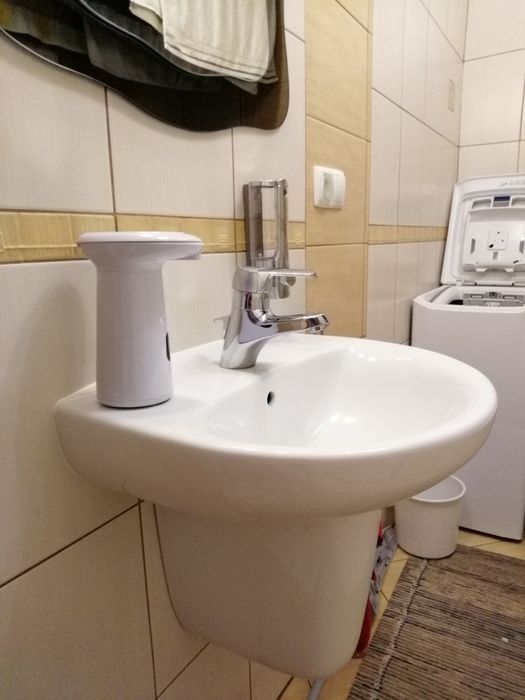 Umywalka łazienkowa z baterią