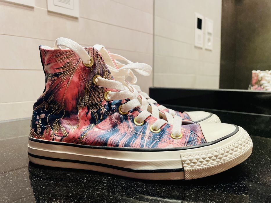 Różowo niebiesko złote trampki Converse za kostkę