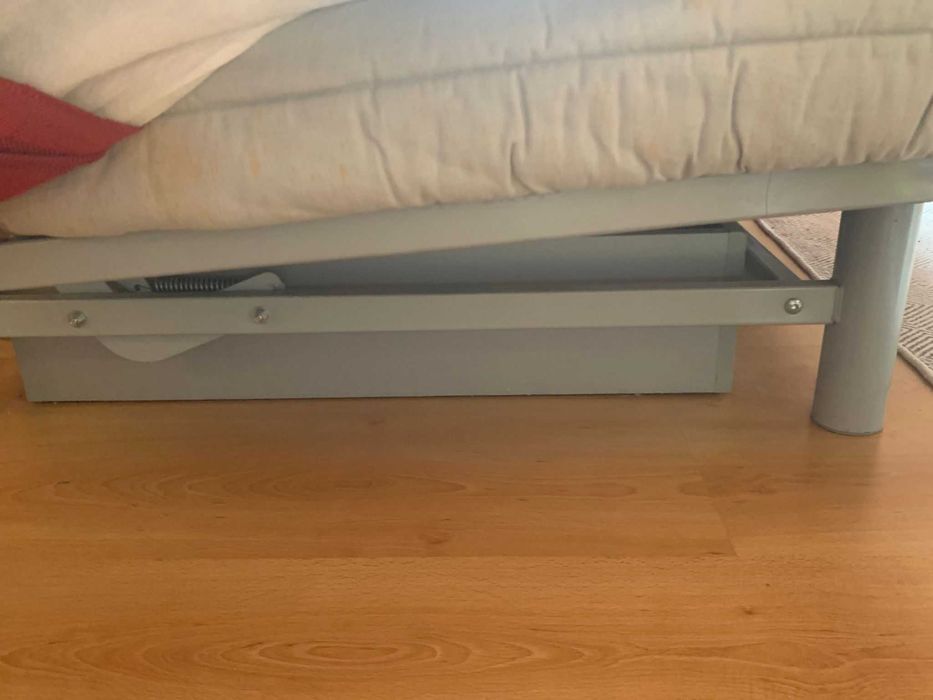 Sofá.  Sofa- cama 2 em 1 com arrumação IKEA