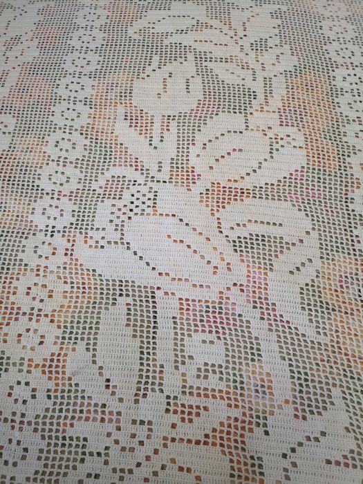 colcha de renda feita à mão