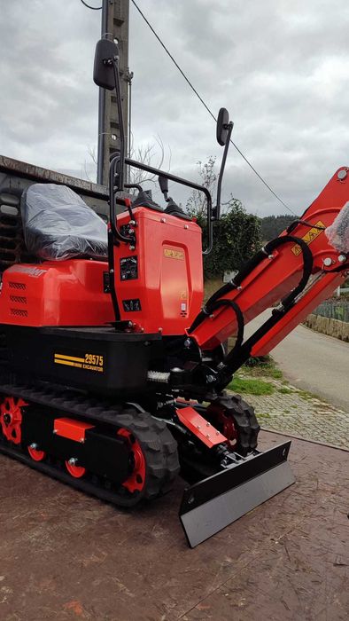 Mini Escavadora Giratória 600kg