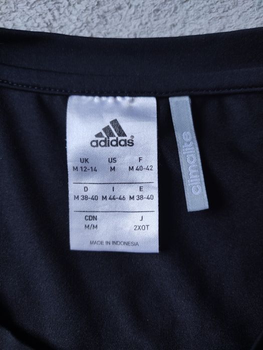 Спортивна футболка adidas