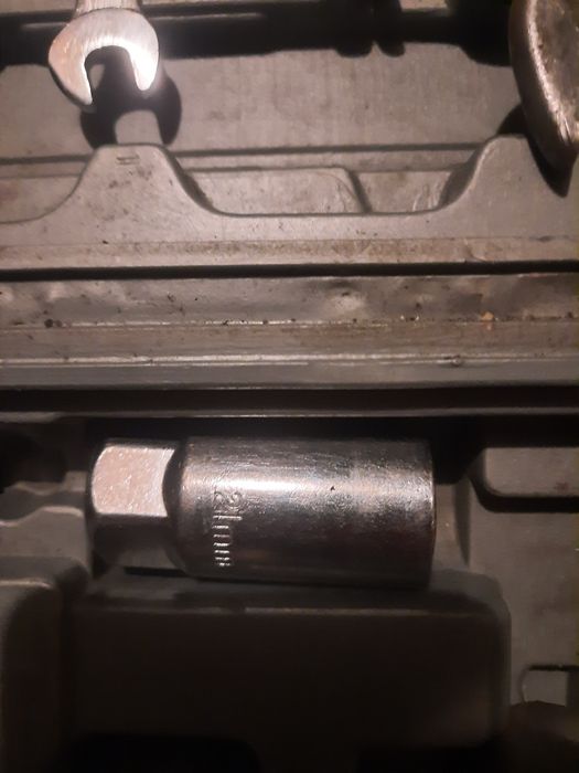 Zestaw kluczy nasadowych MIX