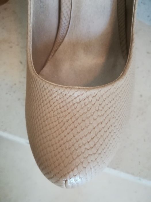 Sapatos Bege da Natura Selection Tamanho 37