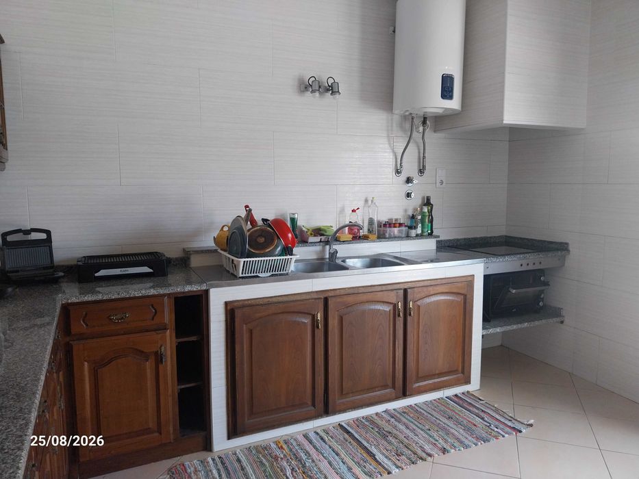 Quarto em casa de rés do chão