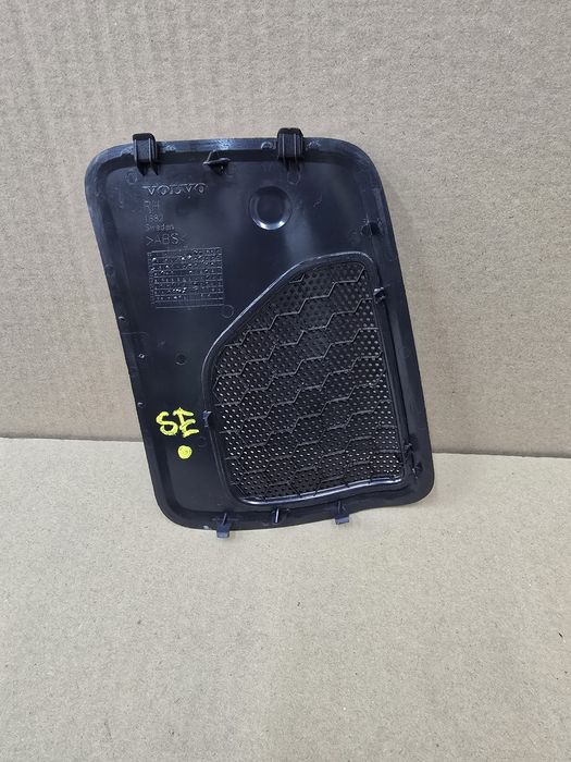 zaślepka tylnego głośnika volvo v70II 2001 - 07 ciemny grafit RH