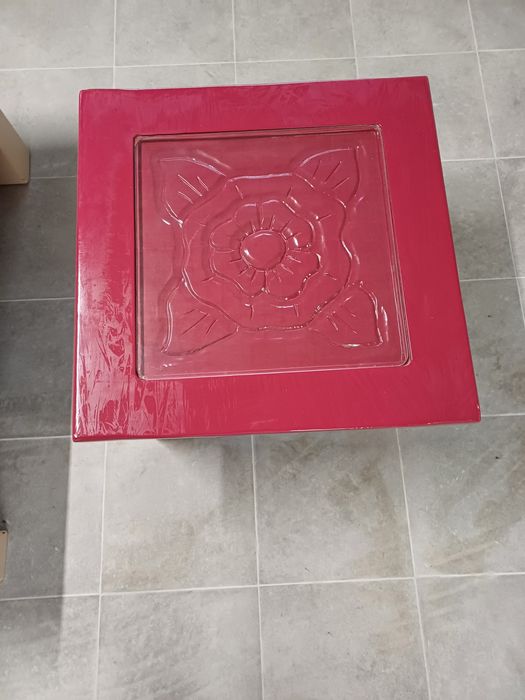 Mesas de apoio em madeira