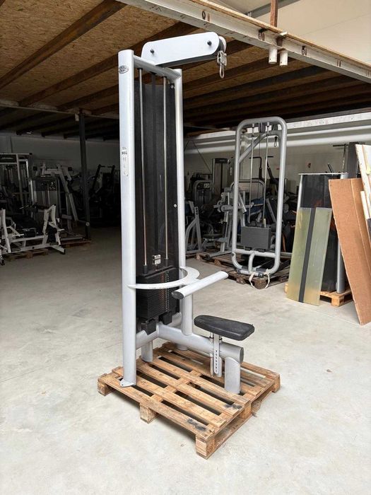 Wyciąg górny Gym80 Sygnum Lat Pulldown - maszyna na plecy