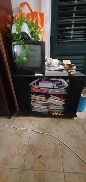 Móvel de tv, aparelhagem e cds