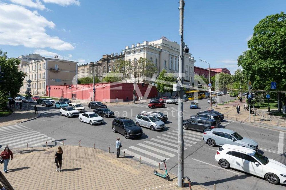 Оренда приміщення офіс/шоурум/студія 215 м2, Київ, парк імені Шевченка, вул. Володимирська 61/11, газове опалення