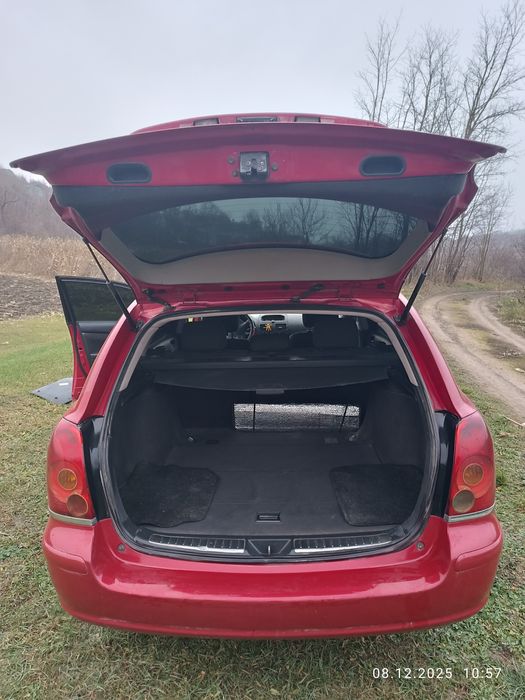 Тойота Авенсіс 2005 року 2.0 D4D