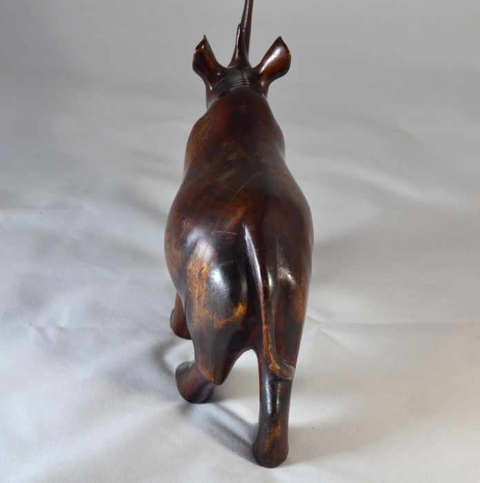 Escultura Vintage de Rinoceronte em madeira exótica