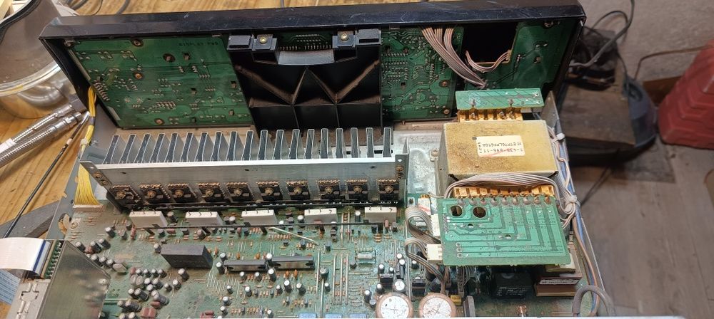 Amplituner Sony czarny