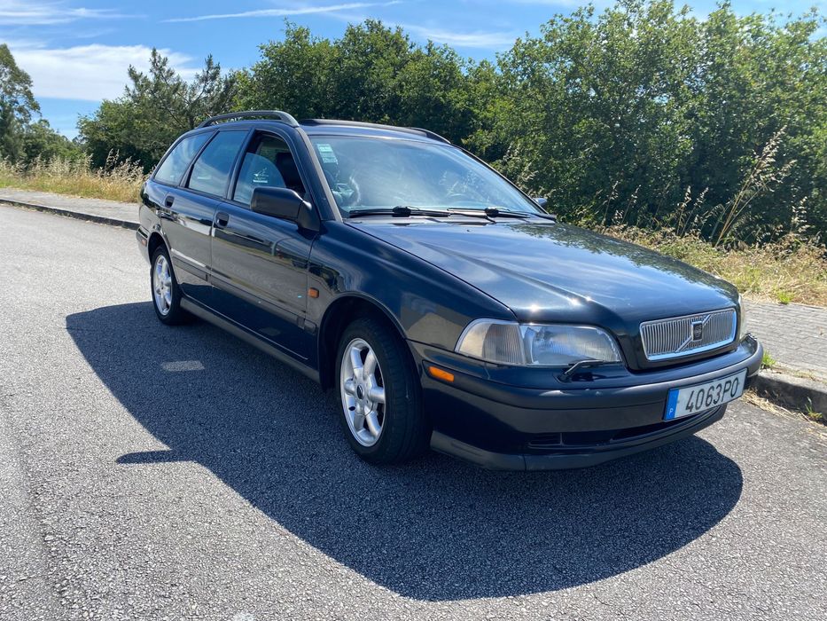 Volvo V40 1.9 TD Sport - Teto de Abrir | Pele | Bancos Aquecidos | Bancos Infantis Integrados