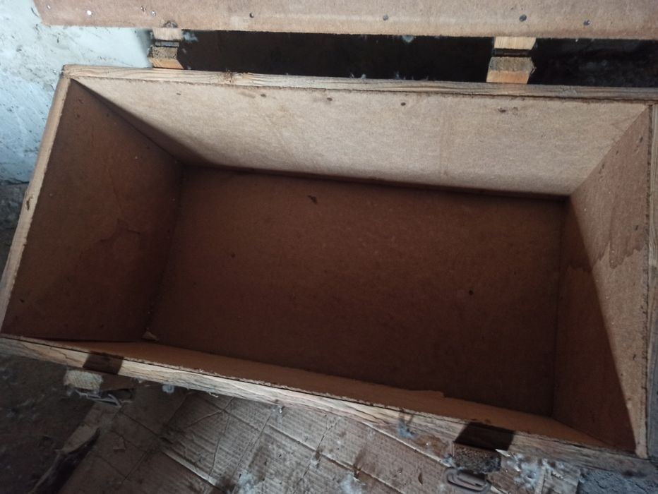 Ящик дерев'яний з замками