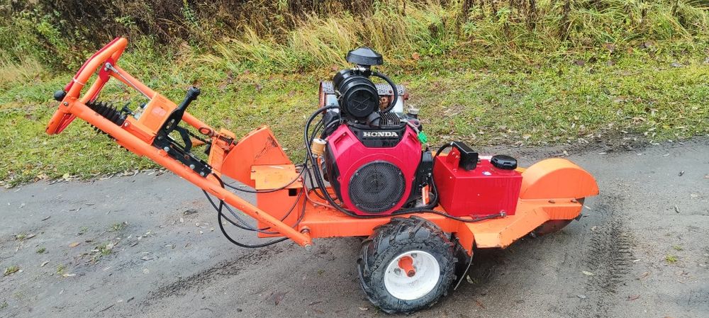 Dosko karczownica hydrauliczna frezarka do pni honda 2018r