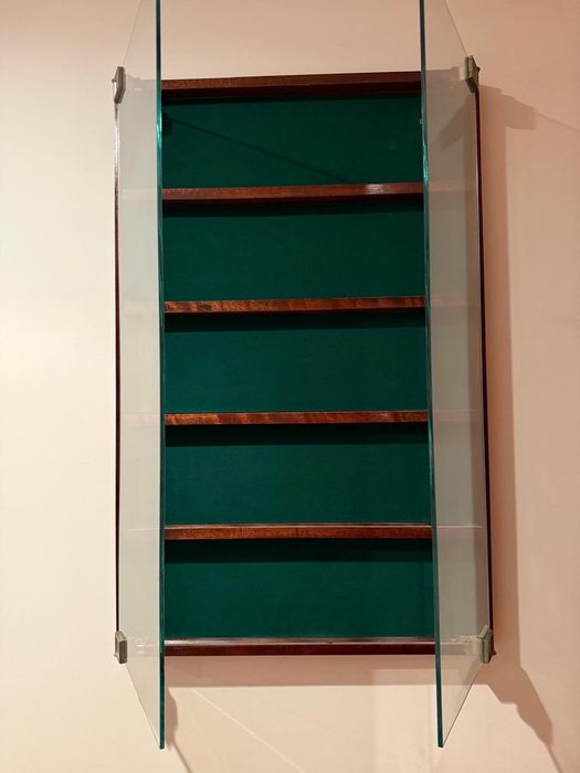 4 Móveis para exposição de coleções